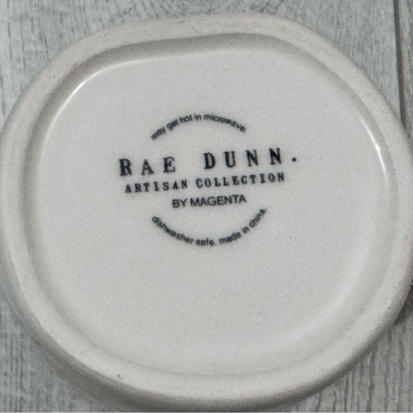 Rae Dunn - 𝐅𝐫𝐢𝐞𝐧𝐝 - Ceramic Mug - Cup - Picture 4 of 5